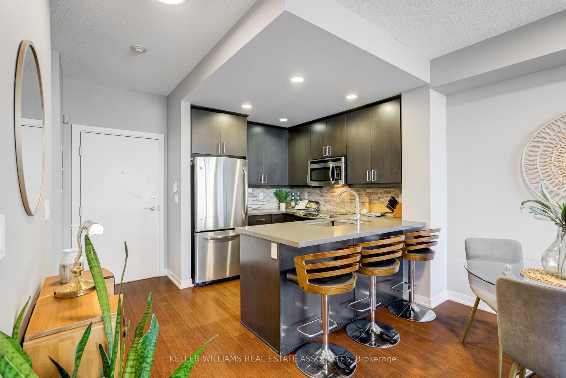 551 Maple Avenue Unit 1108 photo 7