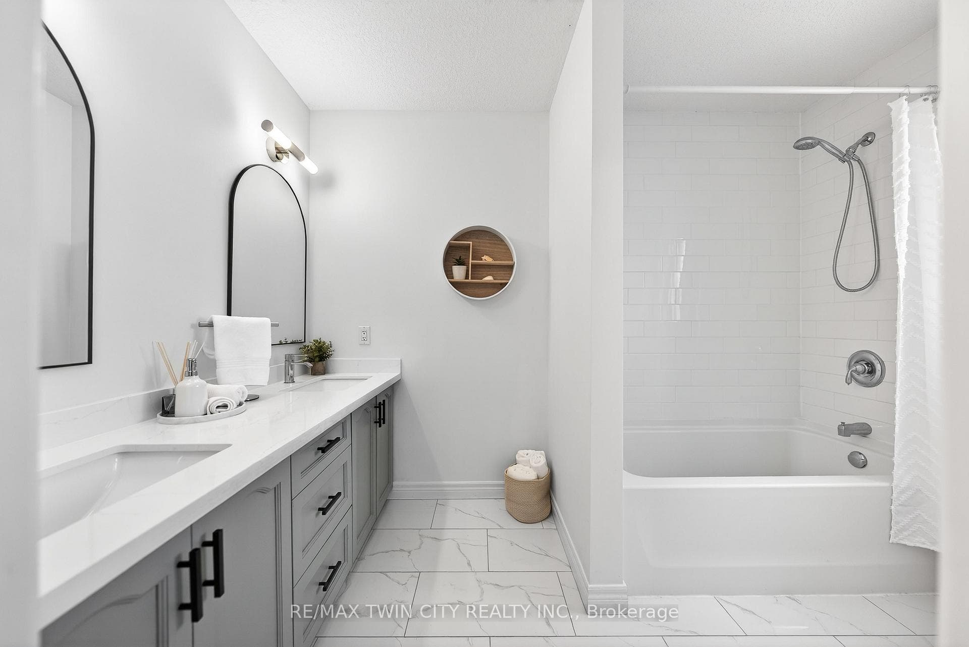 75 Schneller Drive photo 22