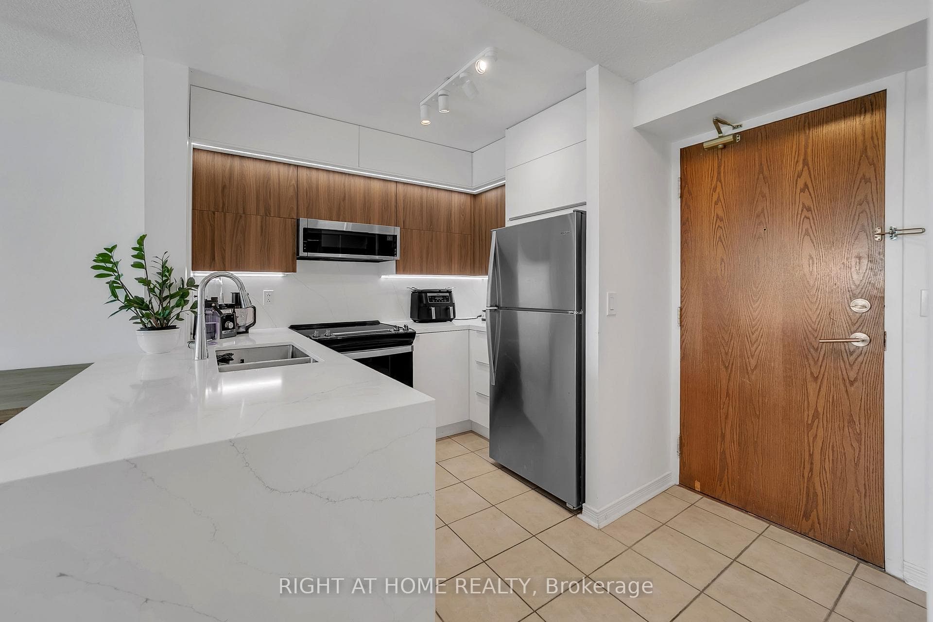 11 Oneida Crescent Unit 1202 photo 9