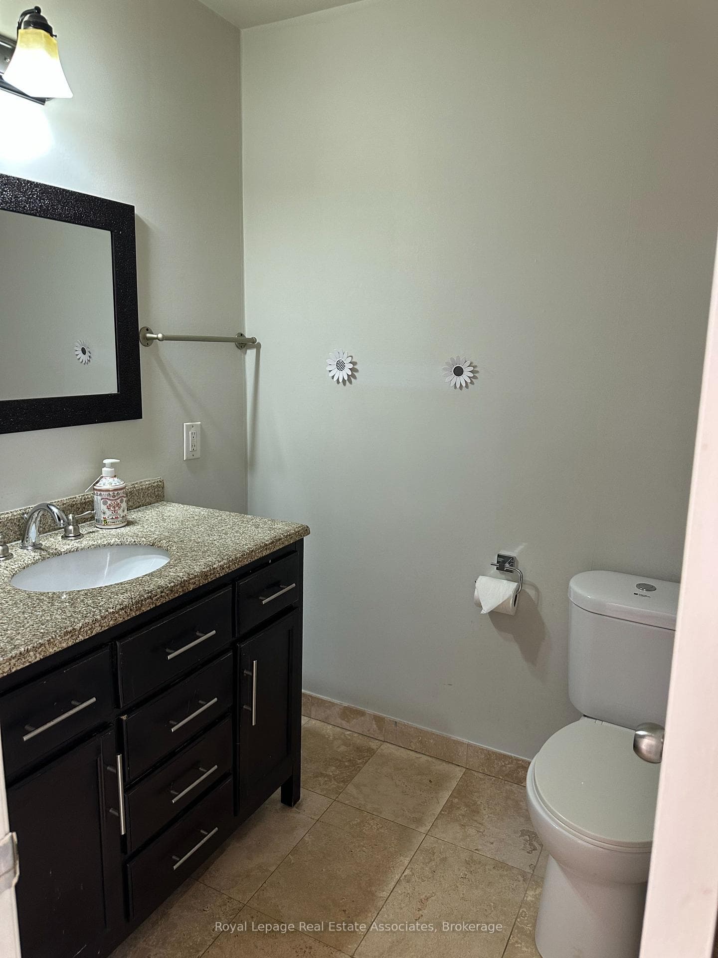1590 Coram Crescent Unit Main photo 13