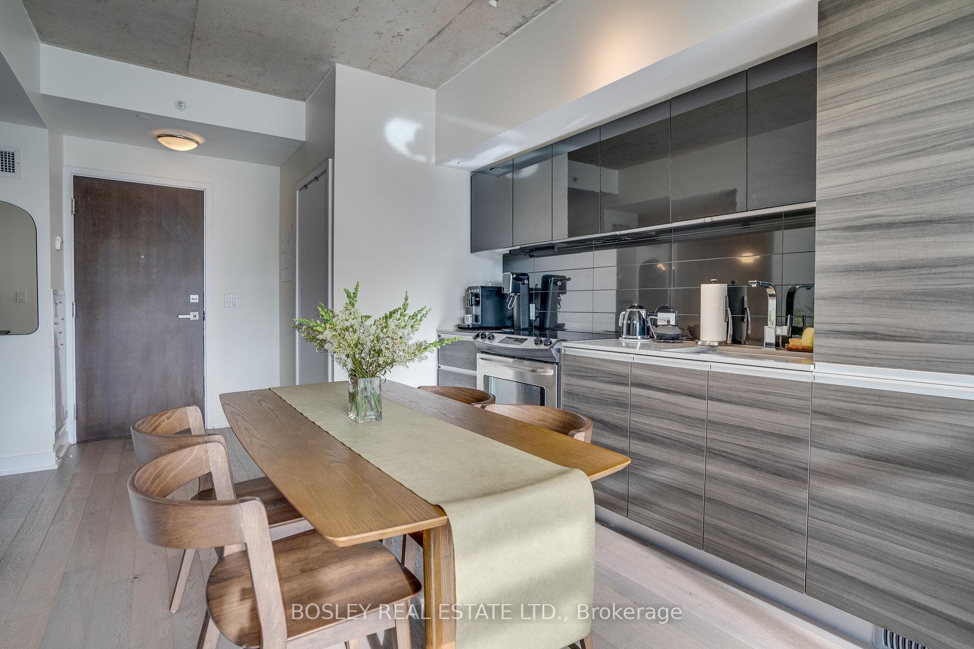 1190 Dundas Street Unit 1011 photo 3