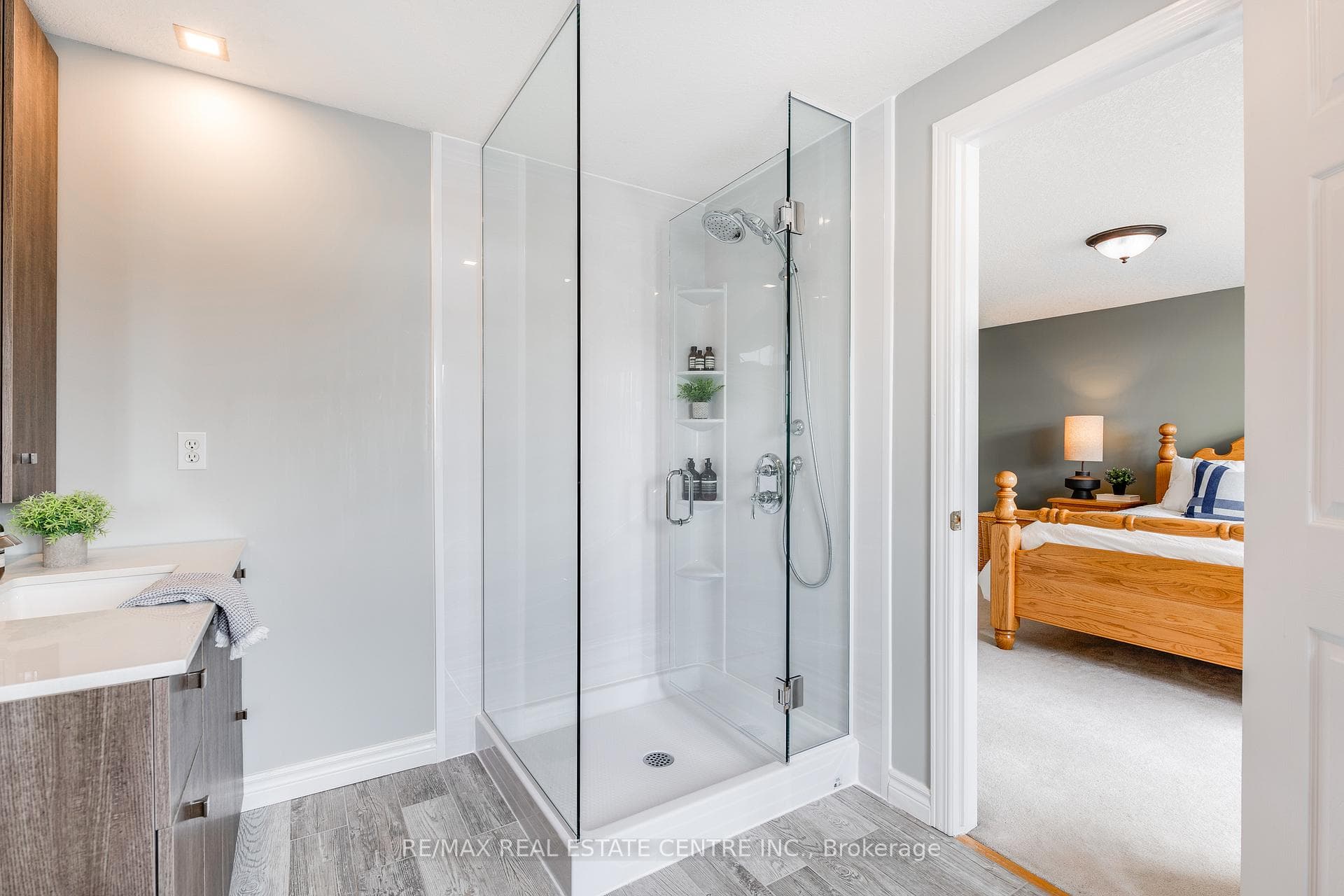 255 Gatehouse Drive photo 28
