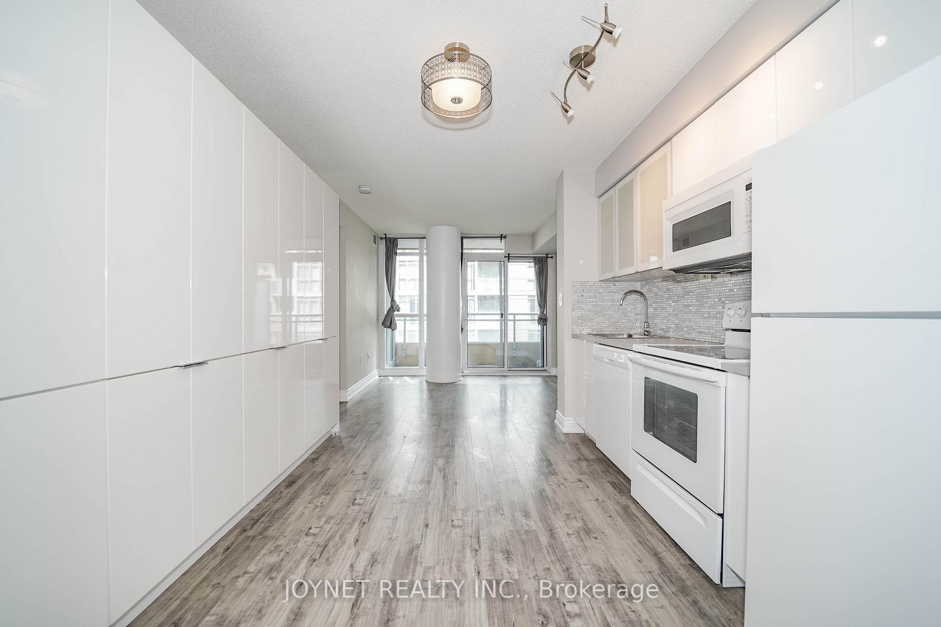 10 Capreol Court Unit 516 photo 3