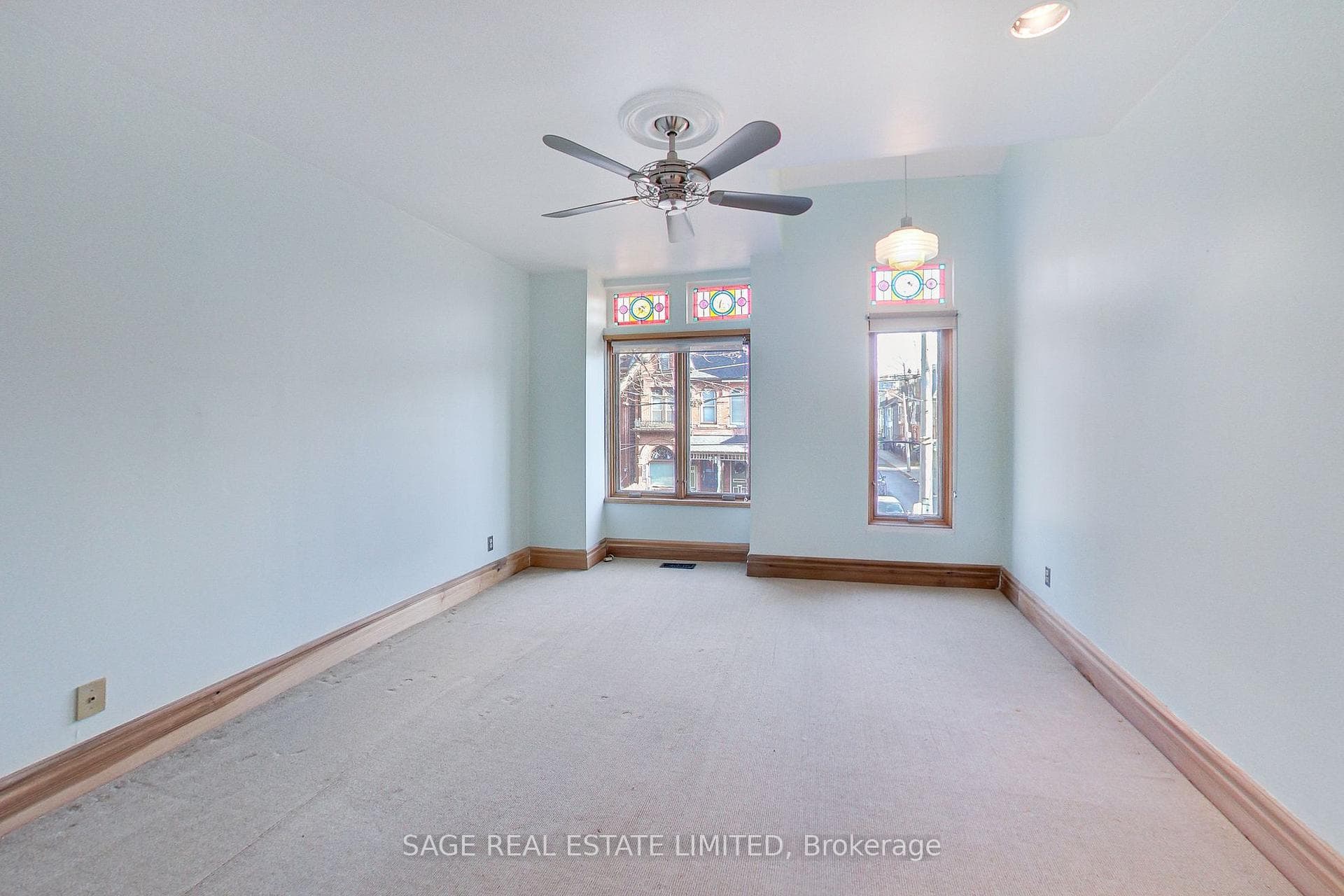 104 Sumach Street photo 21