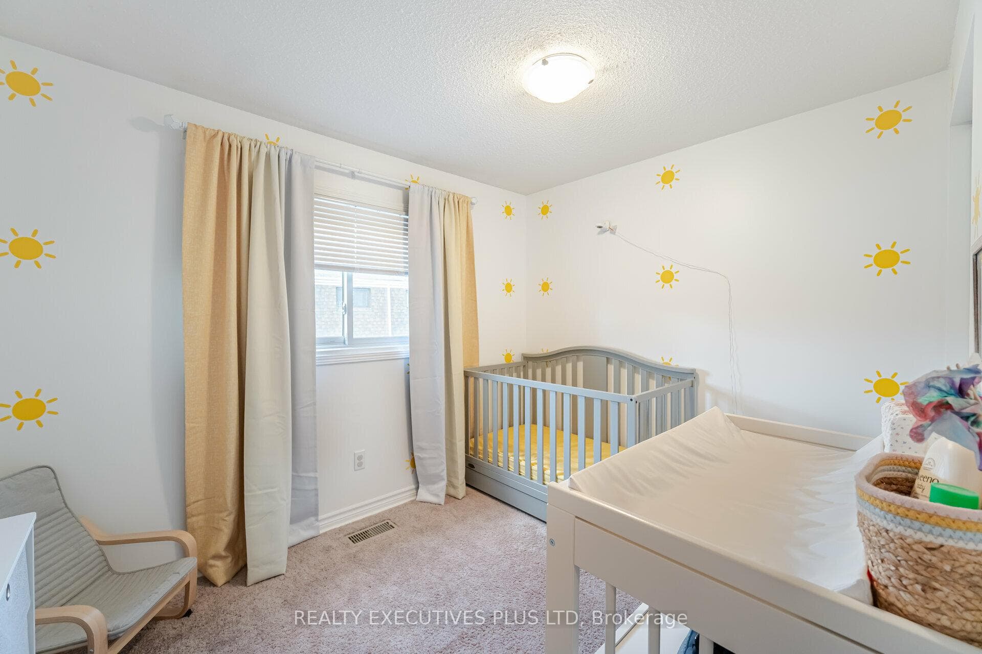 115 Ashton Crescent photo 23