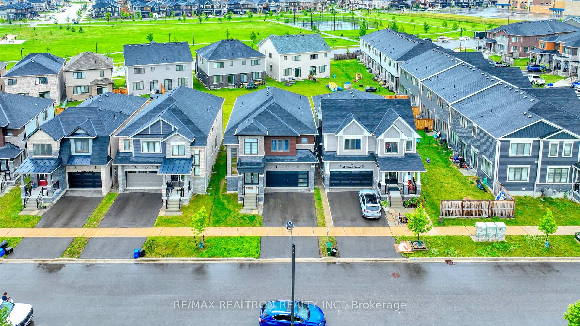 20 Hawick Crescent photo 3