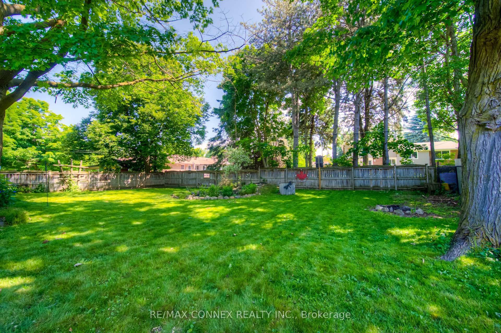 530 St David Street photo 33