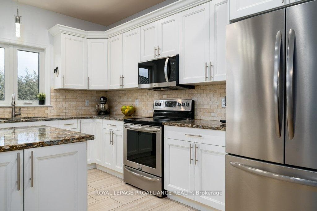 60 Crews Crescent photo 15