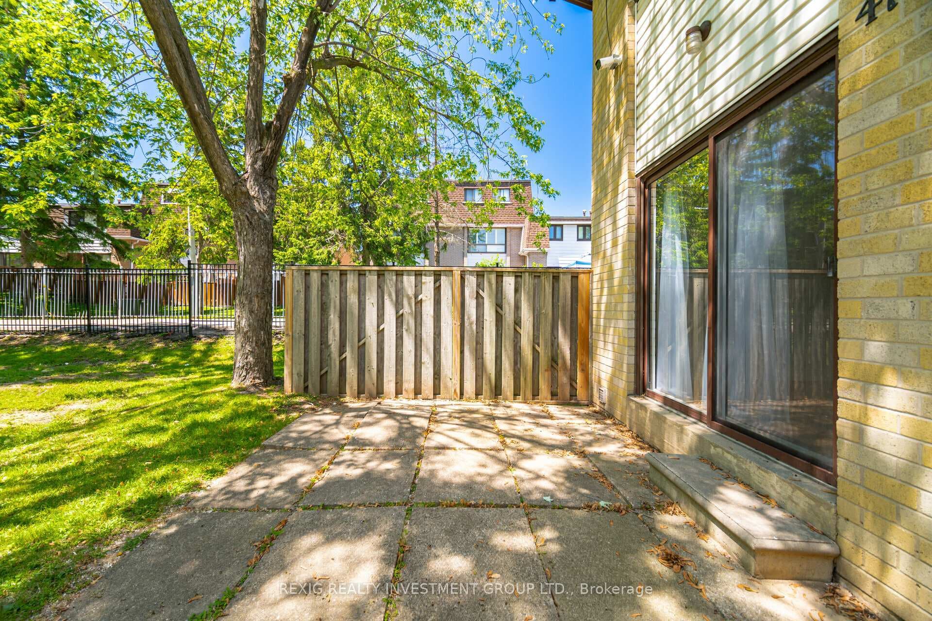 41 Fleetwood Crescent Unit 70 photo 31