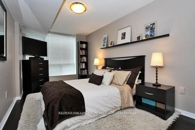 Bedroom - can fit a king size bed
