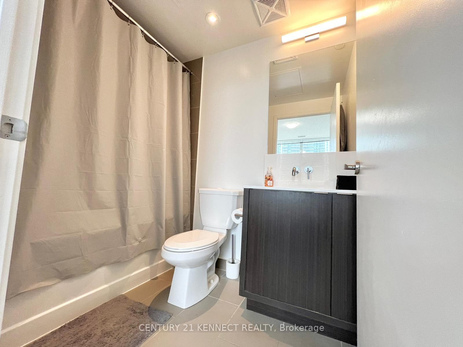 100 Harbour Street Unit 1704 photo 17
