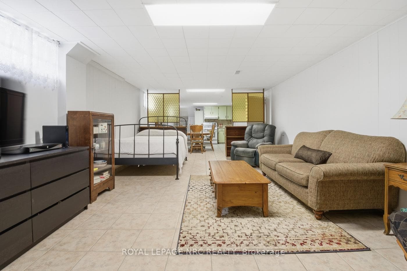 122 Wellington Street photo 32