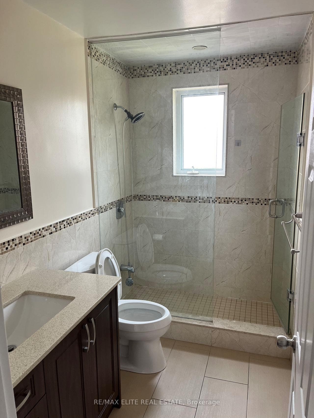 34 Irvington Crescent Unit Main photo 3