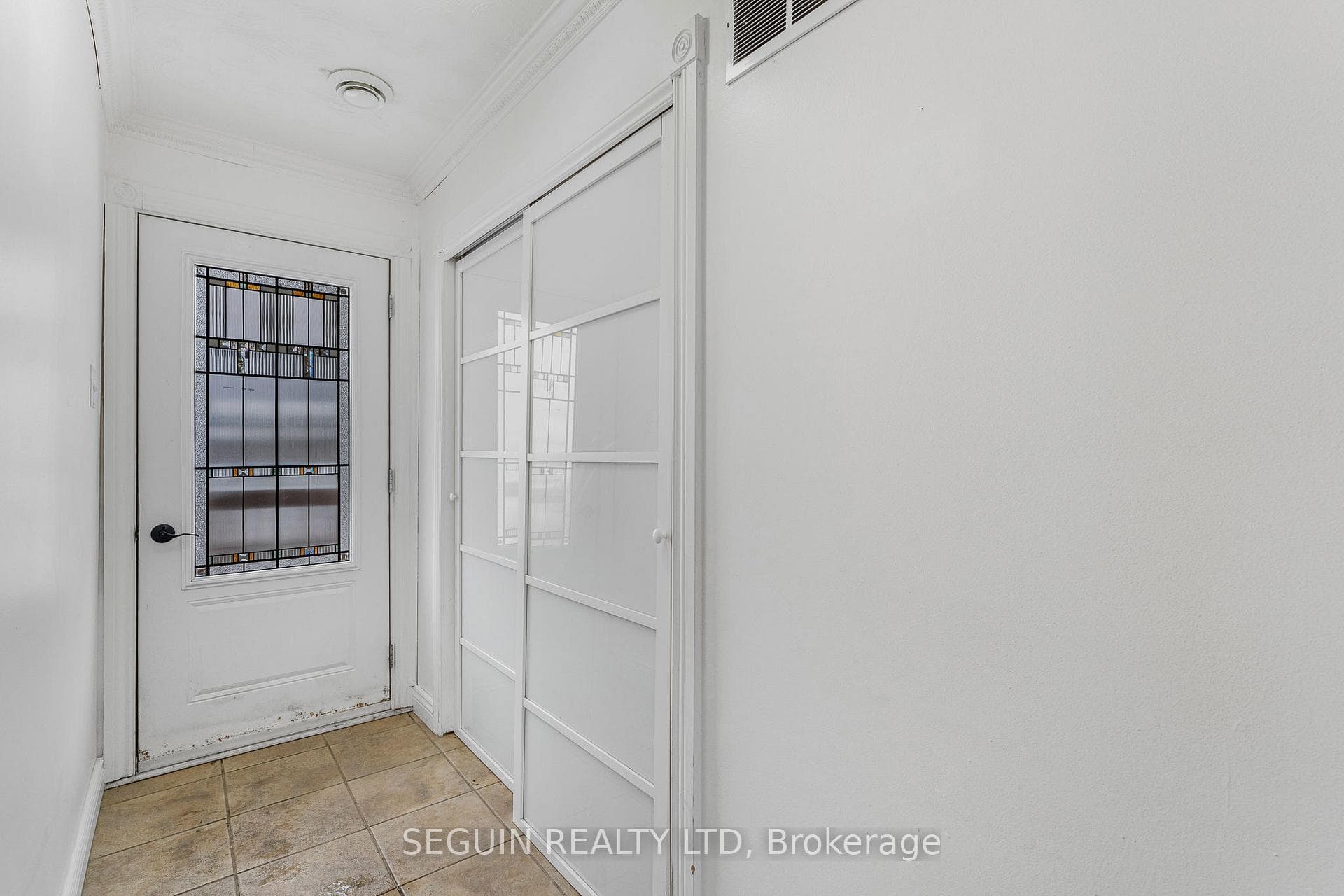 586-588 Bolt Road photo 7