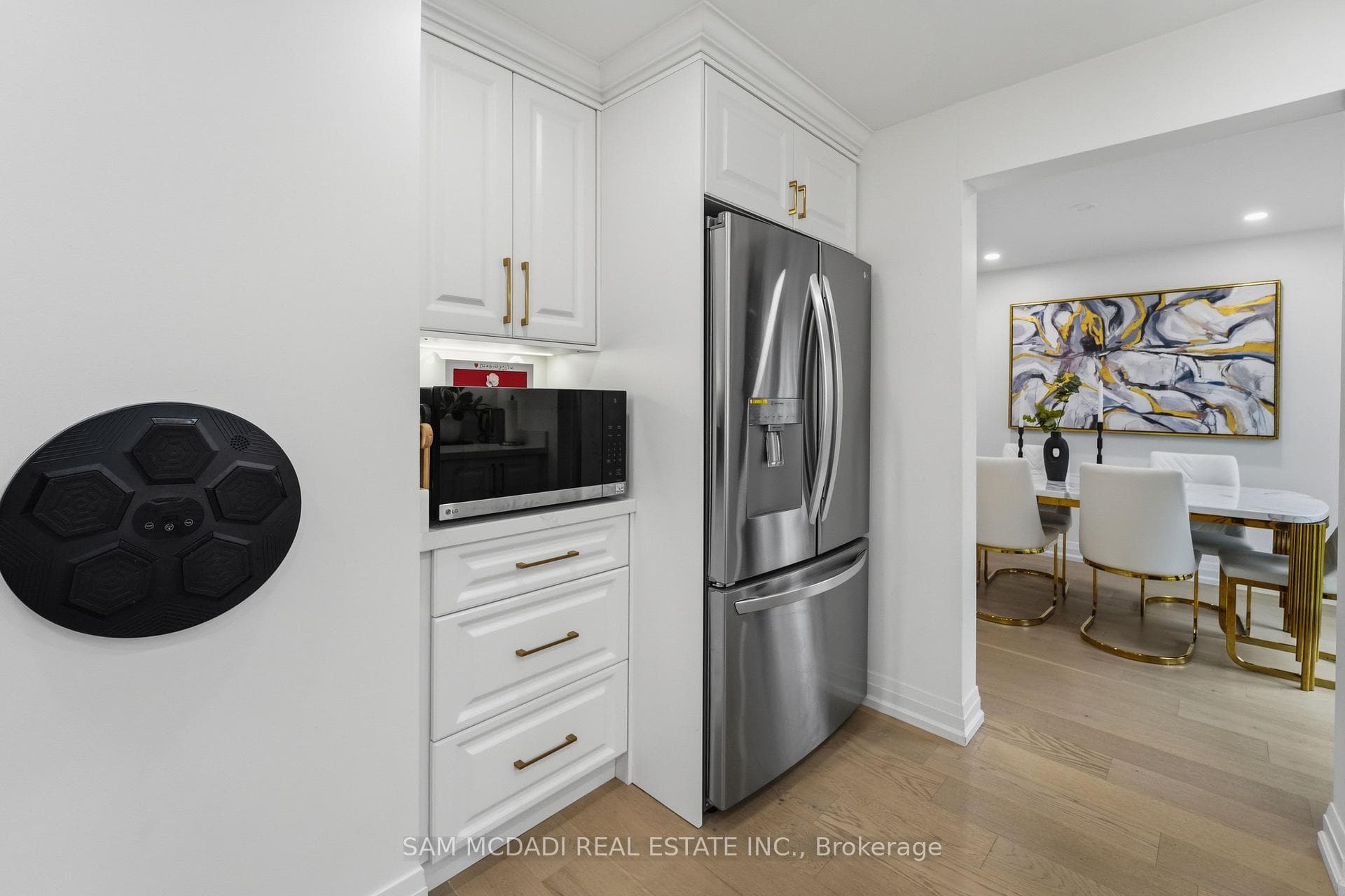 2290 Devon Road photo 7