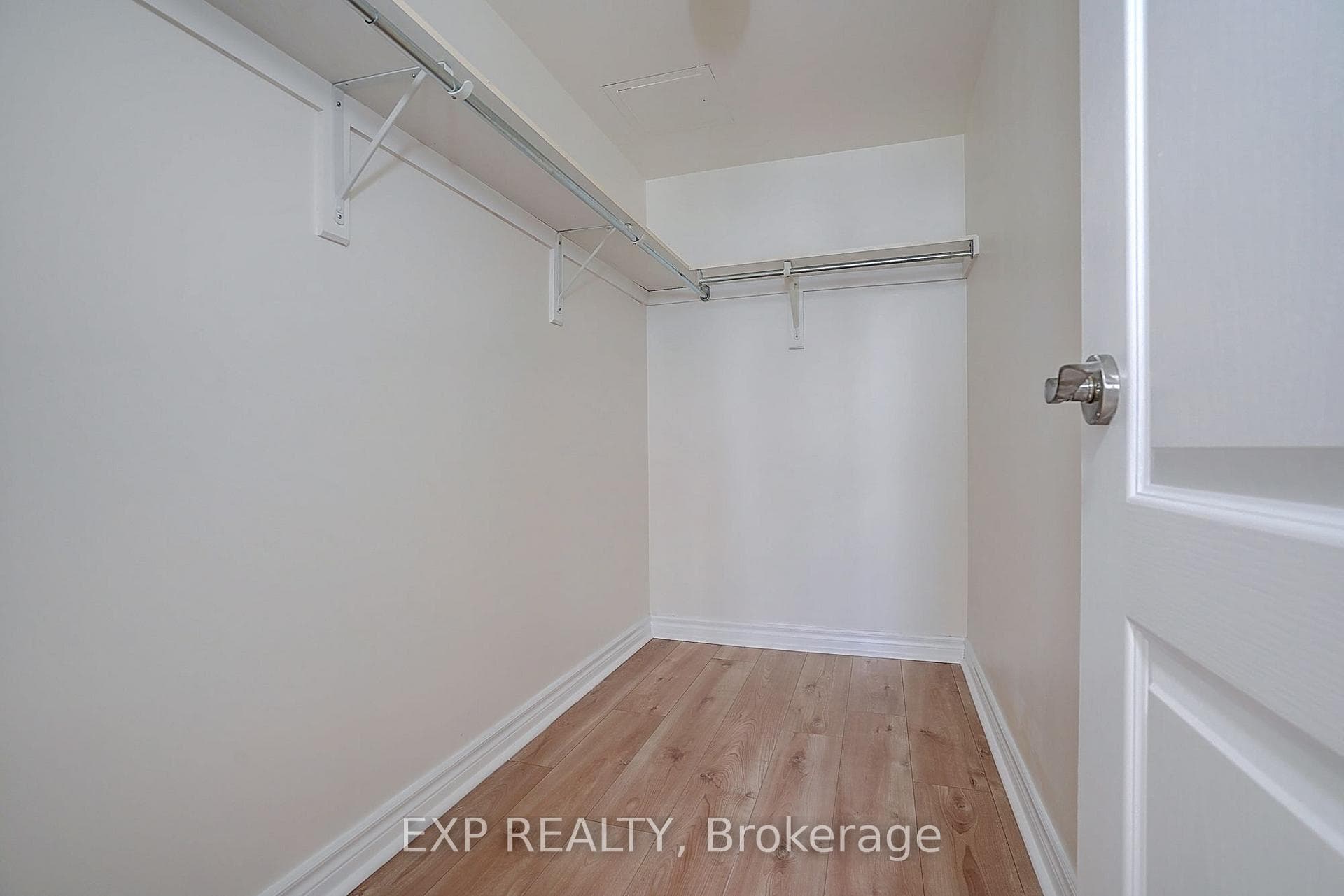 60 Disera Drive Unit 1404 photo 21