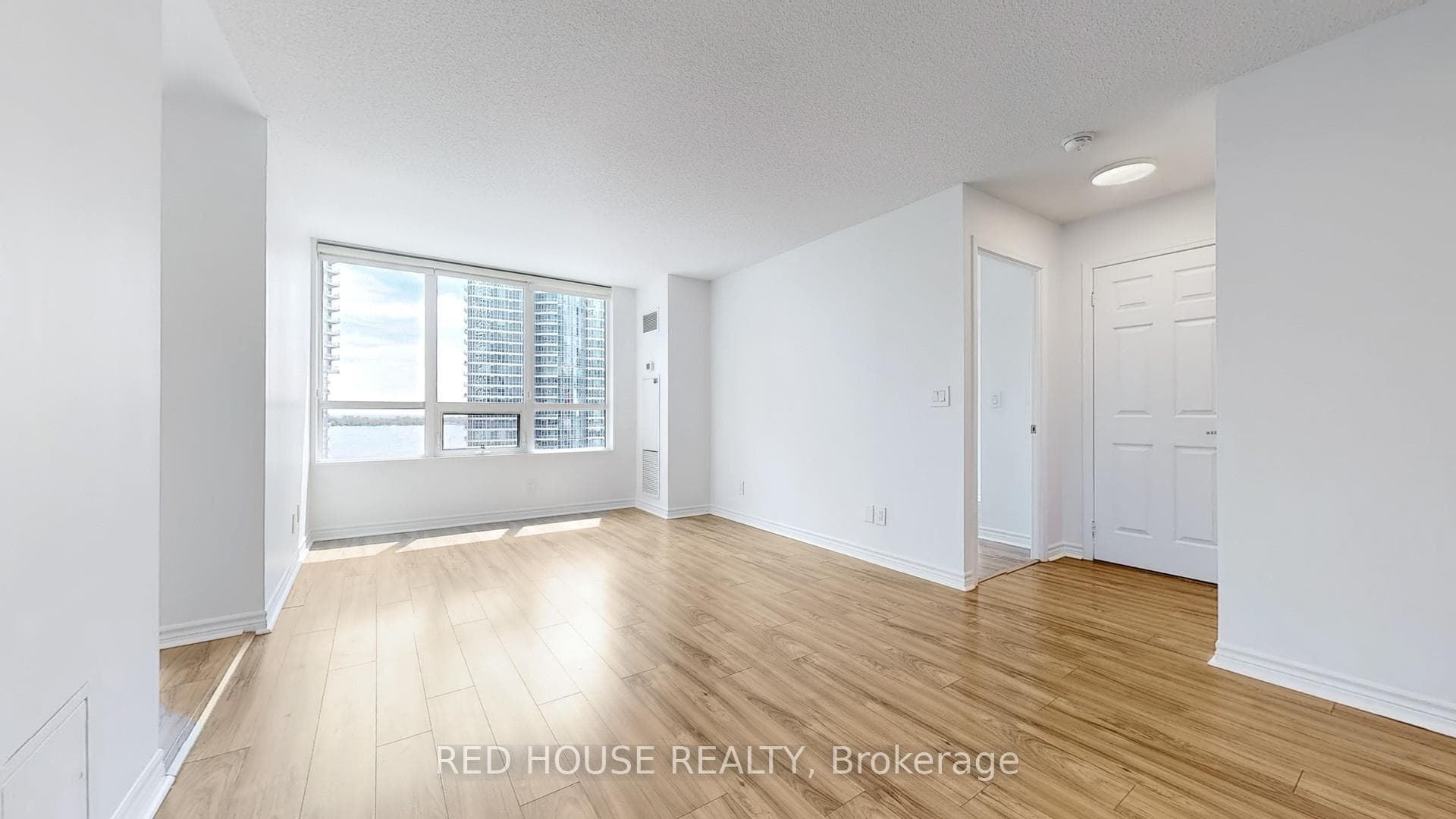 19 Grand Trunk Crescent Unit 1810 photo 7