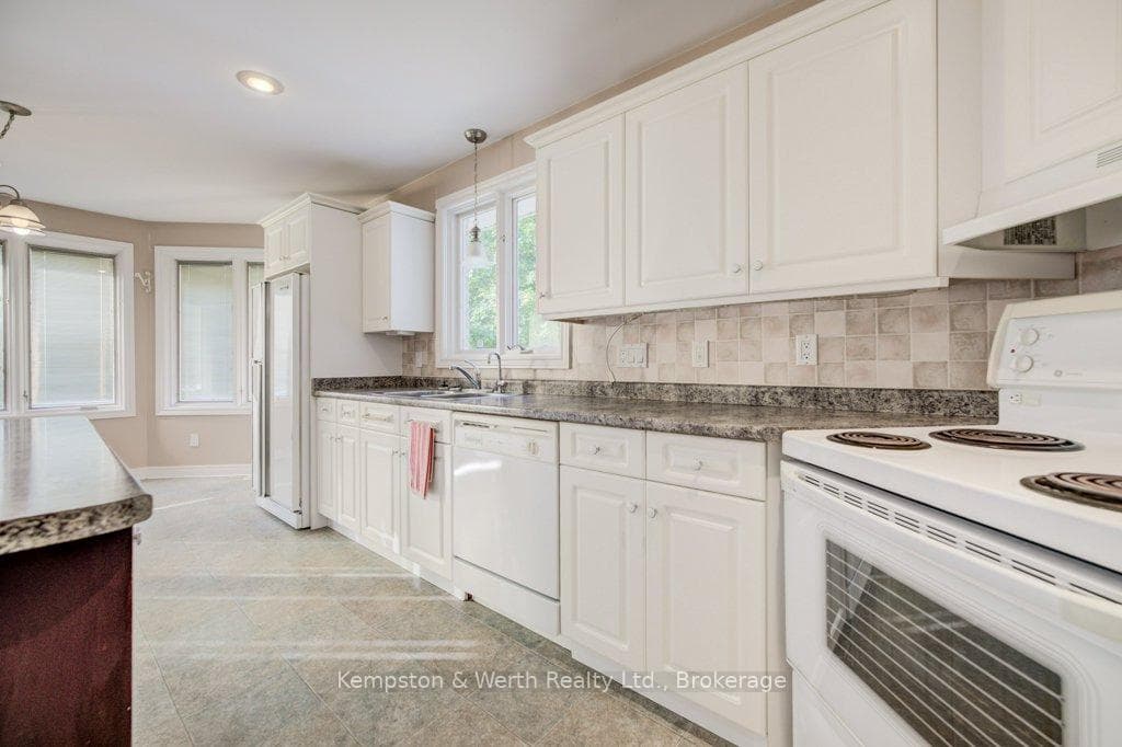 246 King Street photo 19