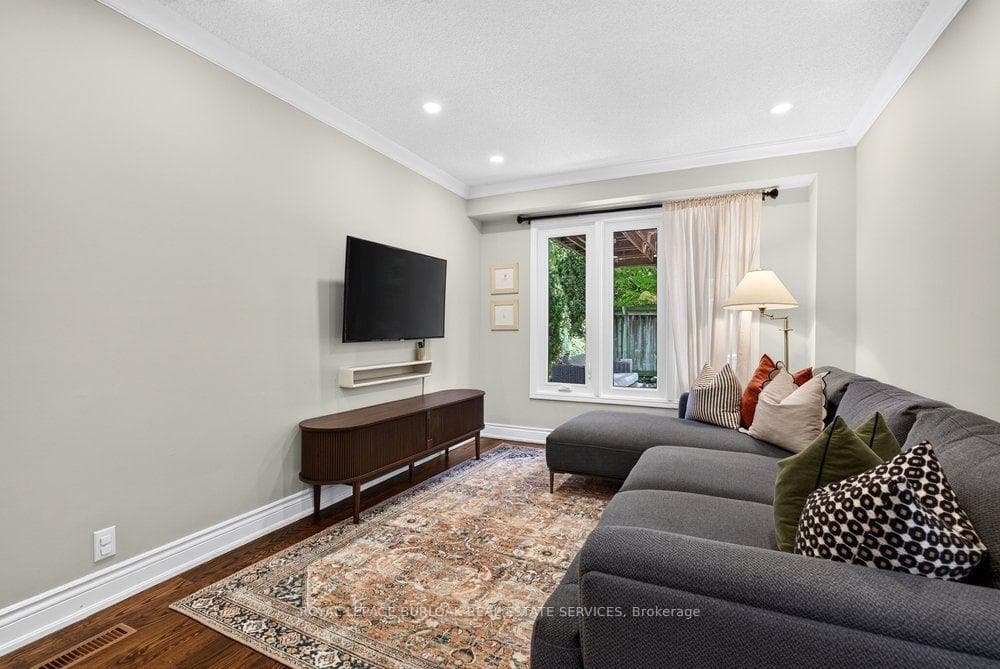2354 Marine Drive photo 7