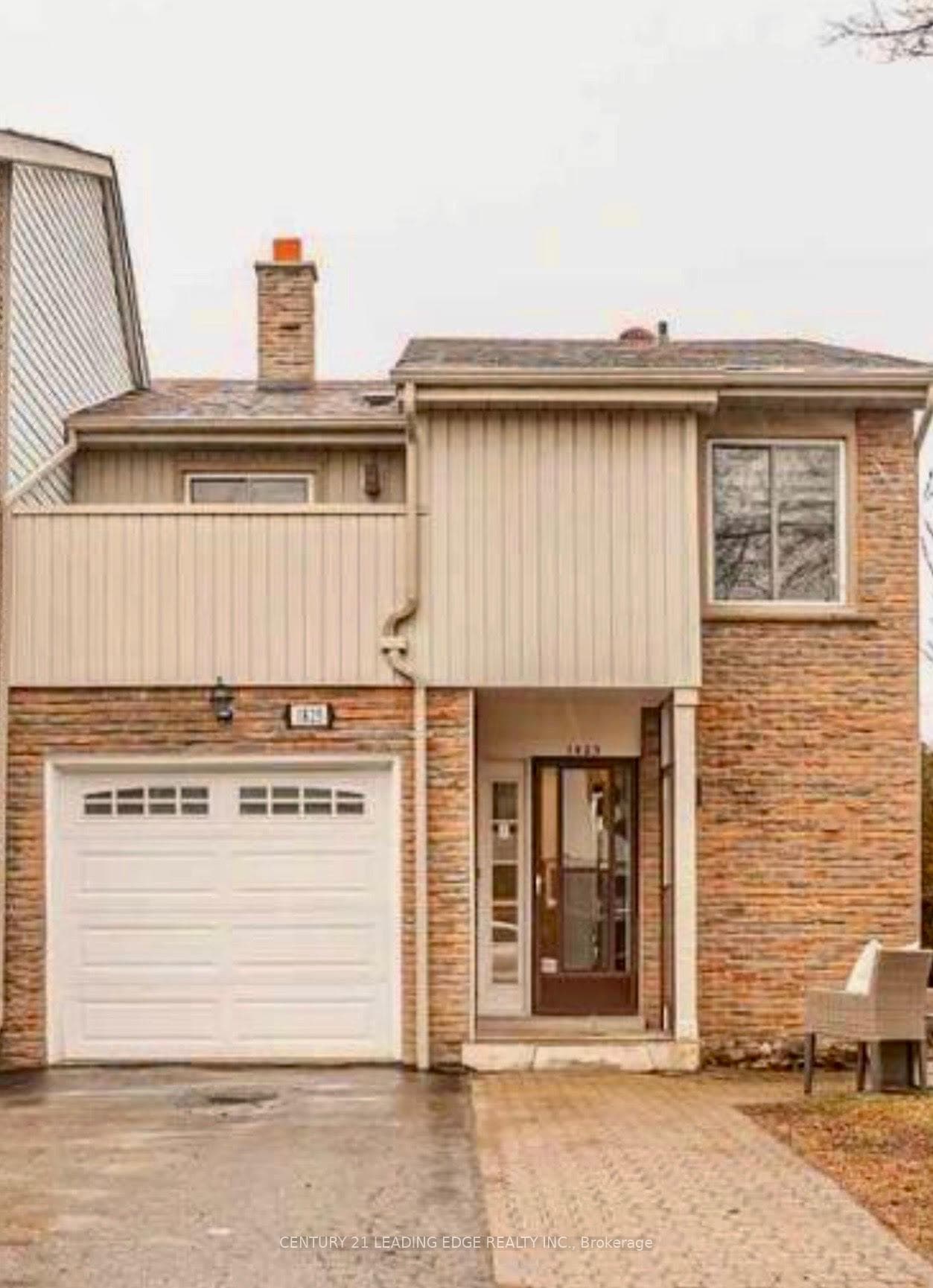 1825 Listowell Crescent photo 1