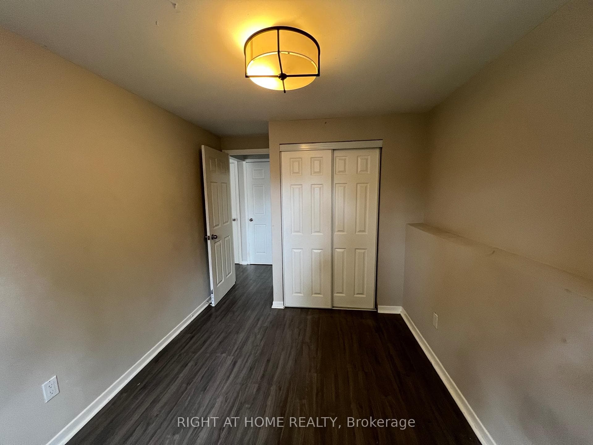87 Barrett Crescent Unit Walkout photo 3