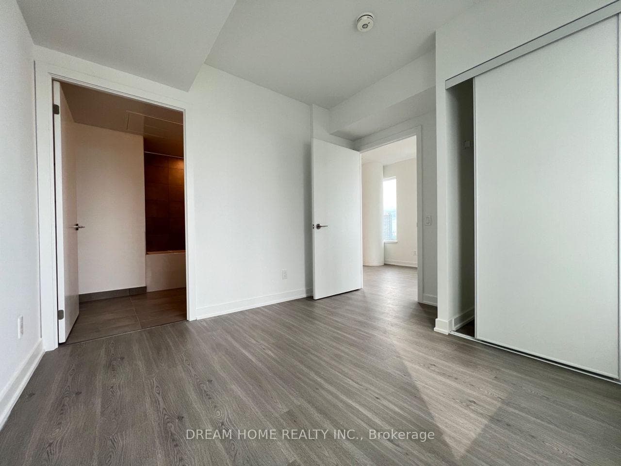 8 Wellesley Street Unit 4711 photo 11