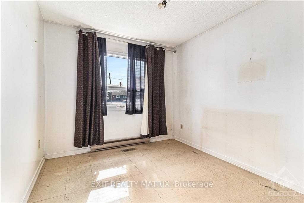 813 NOTRE DAME Street photo 12