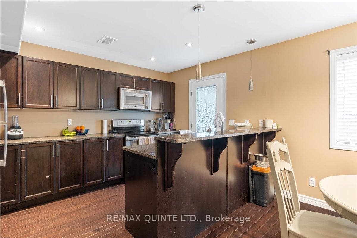 54 Princeton Place photo 7