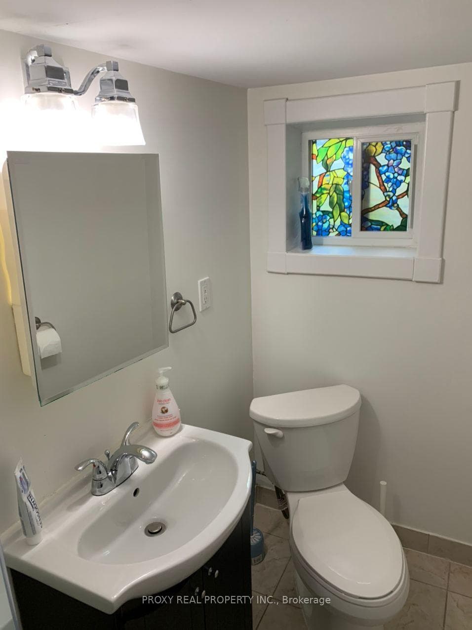39 Winston Park Boulevard Unit Bachelor photo 5