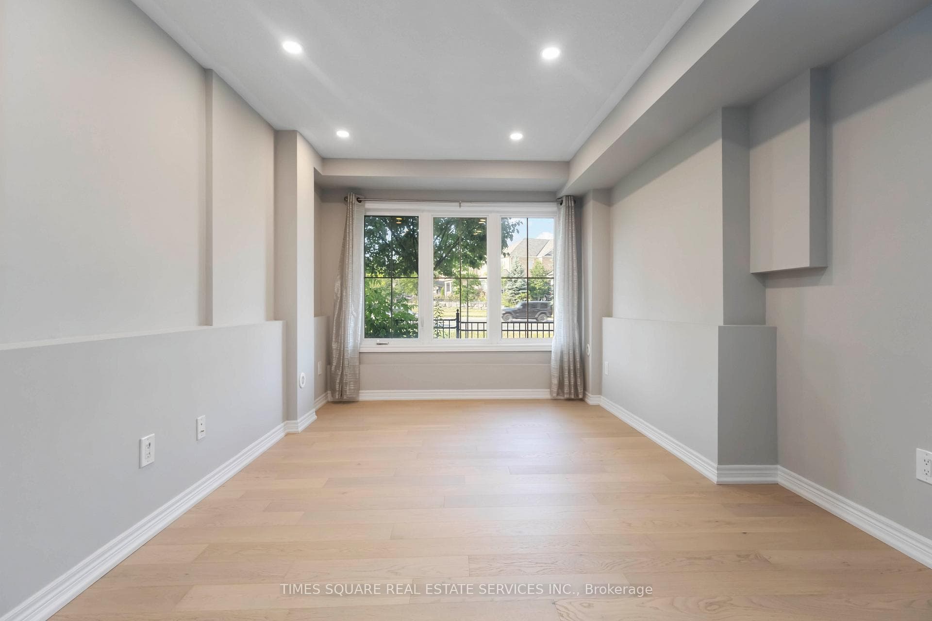 229 Dundas Way photo 18