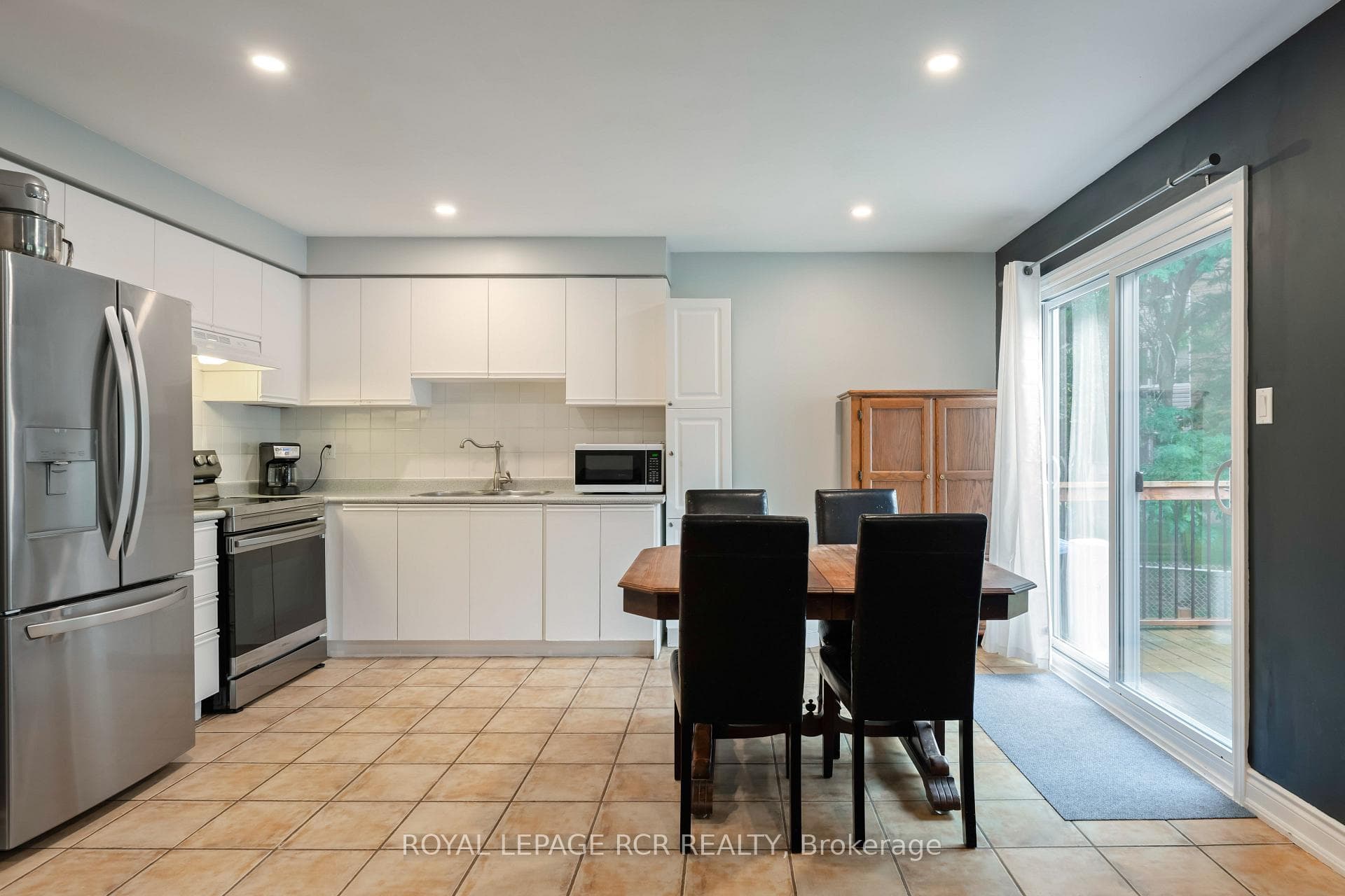 310 Shelburne Place photo 8