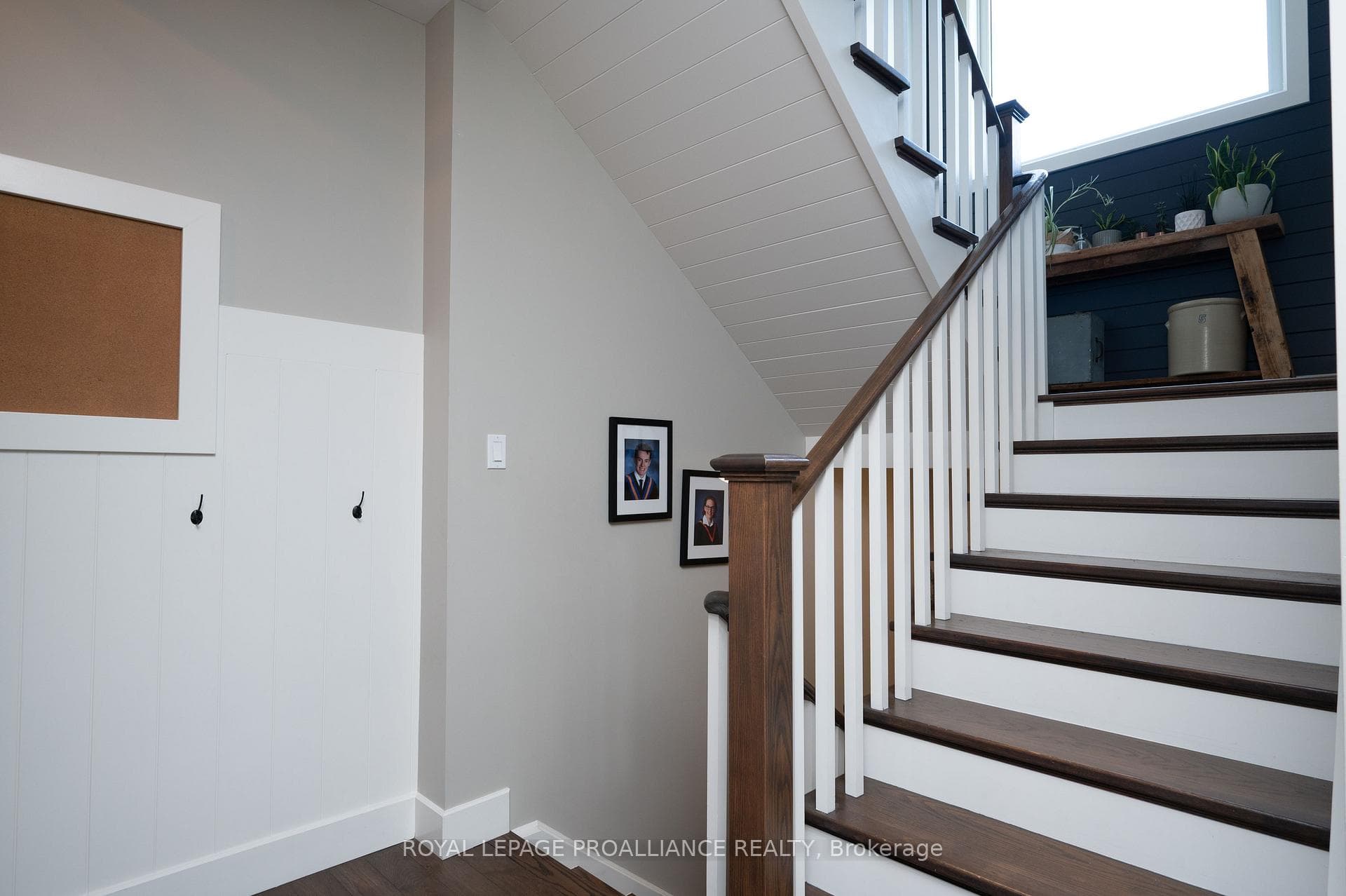 98 Redwood Drive photo 6