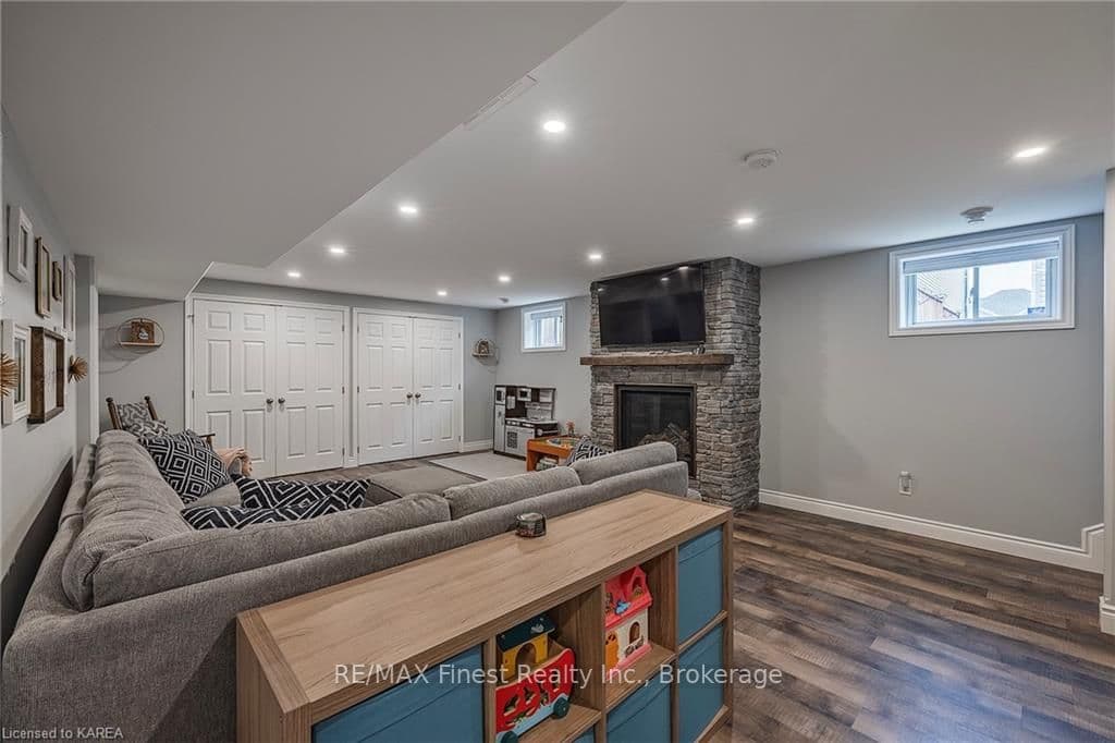 214 MACDOUGALL Drive photo 22