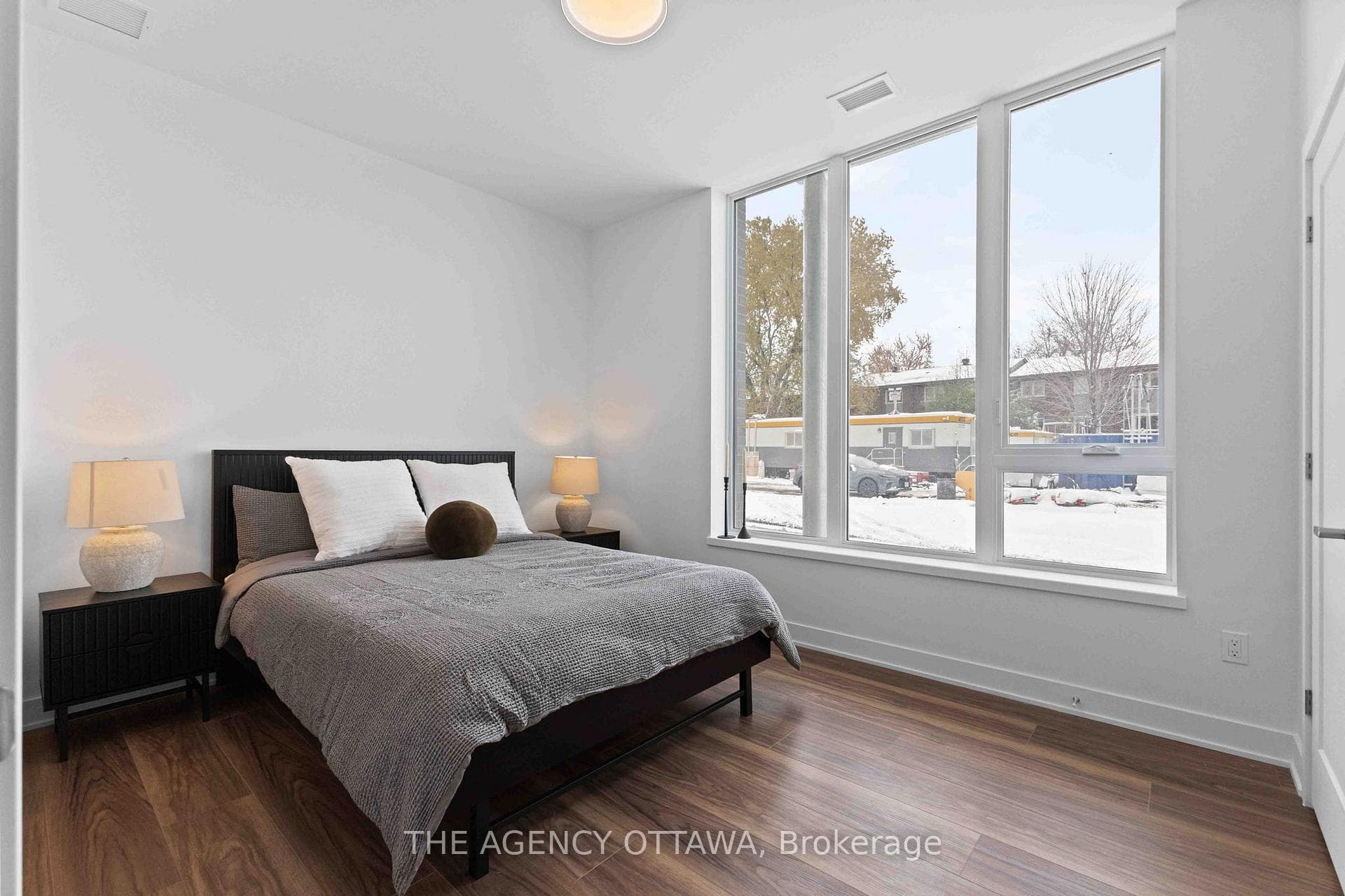 3071 Riverside Drive Unit 304 photo 13