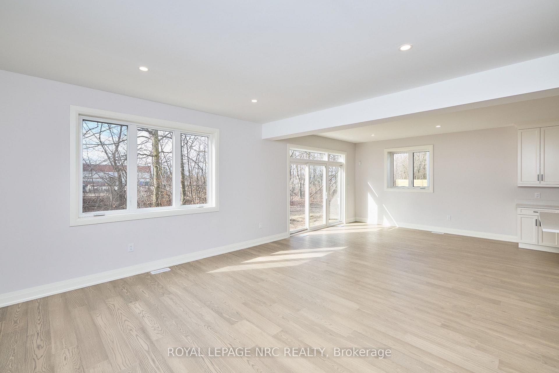 196 Hodgkins Avenue photo 6
