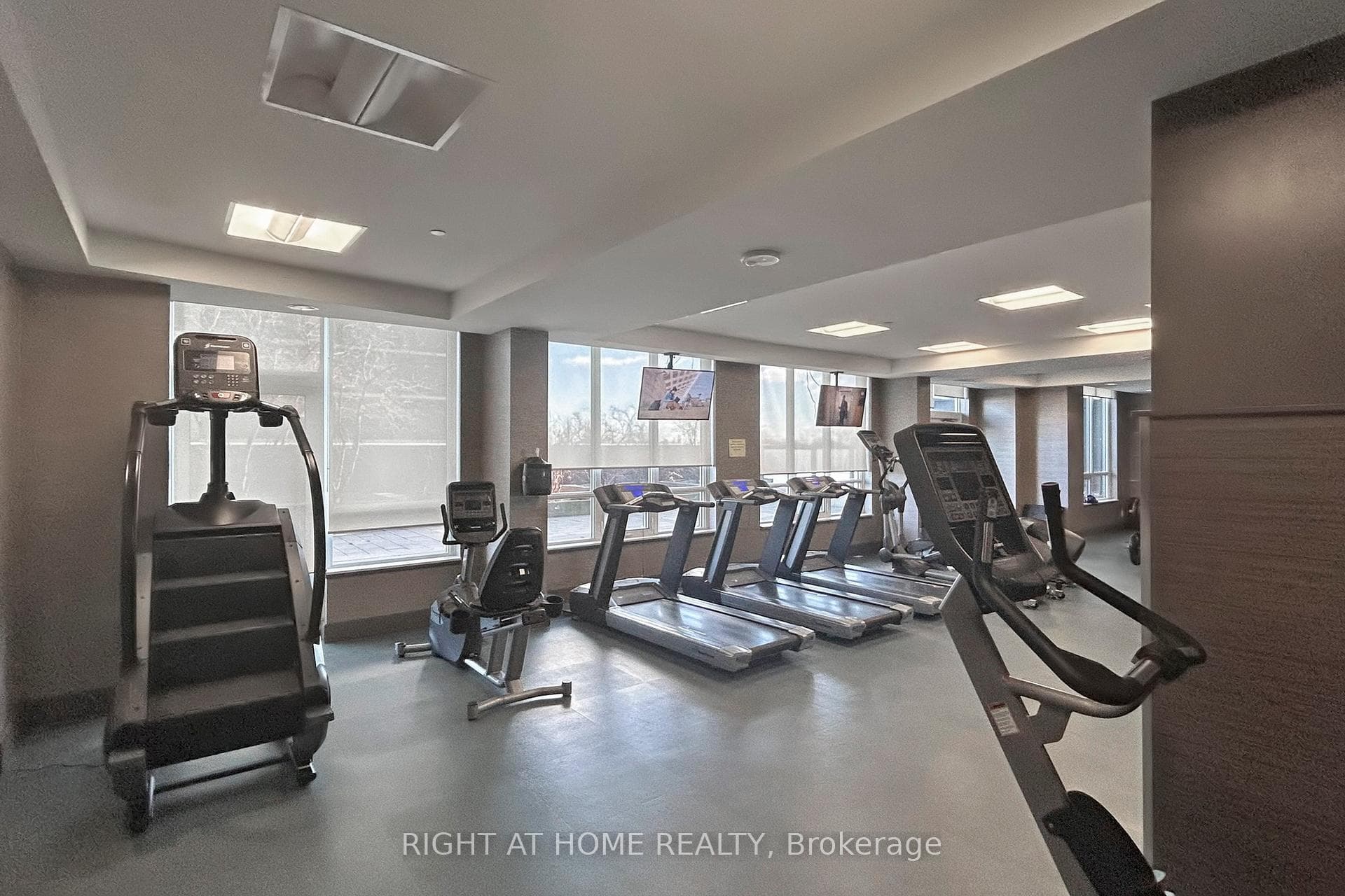 7161 Yonge Street Unit 1127 photo 38