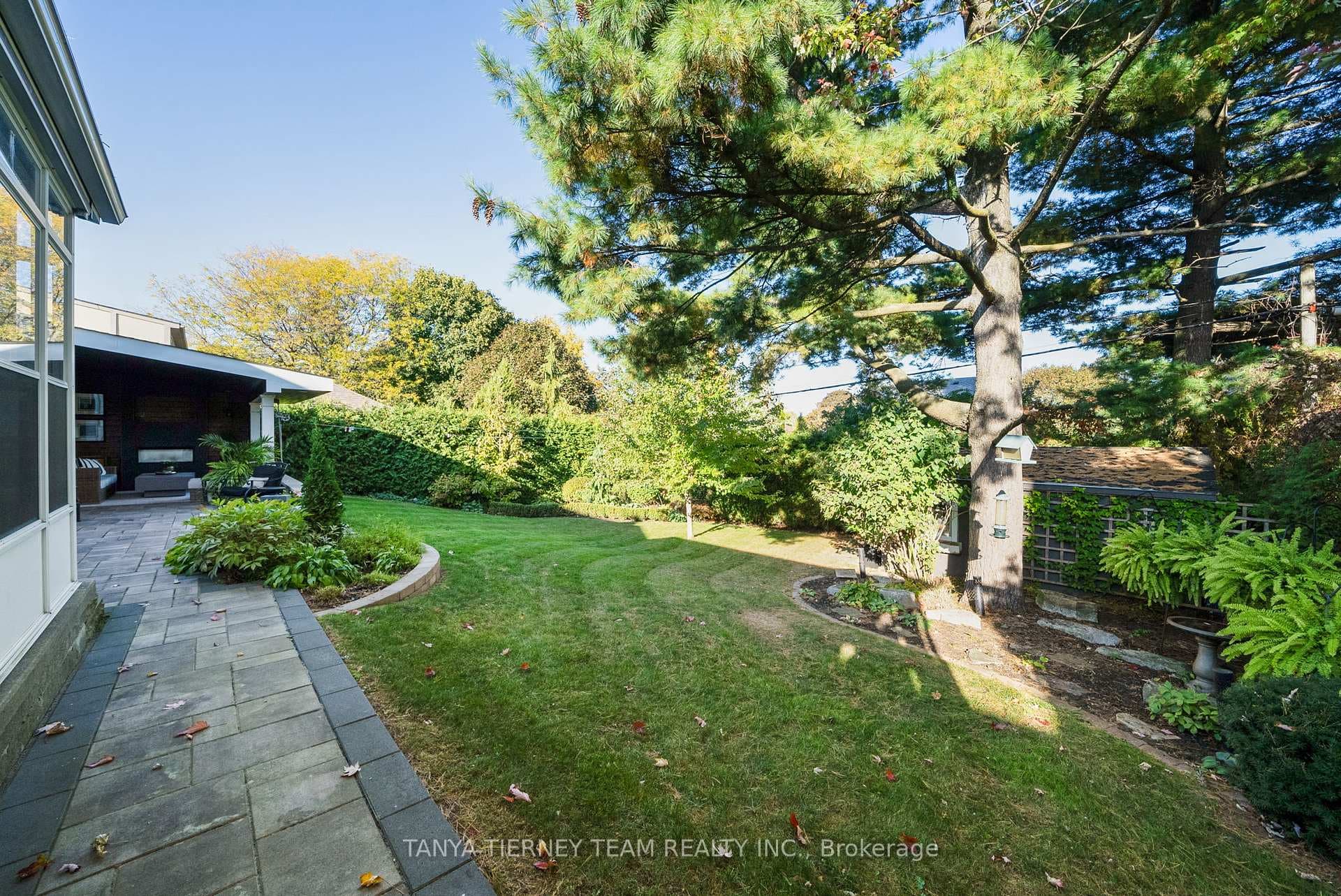 781 Masson Street photo 35