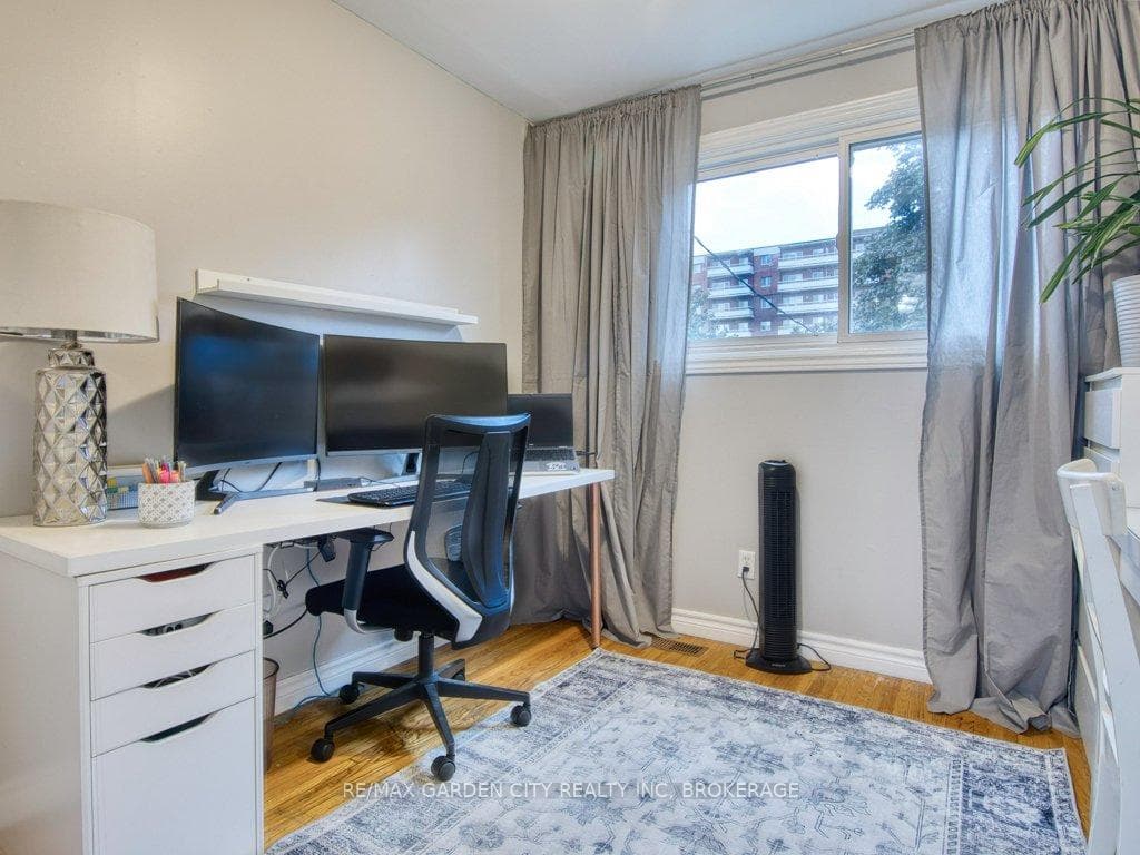18 Prince Paul Crescent photo 18