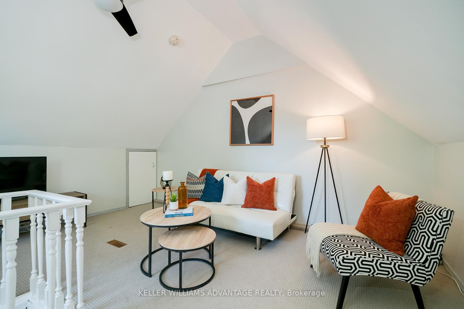 8 Howie Avenue photo 33