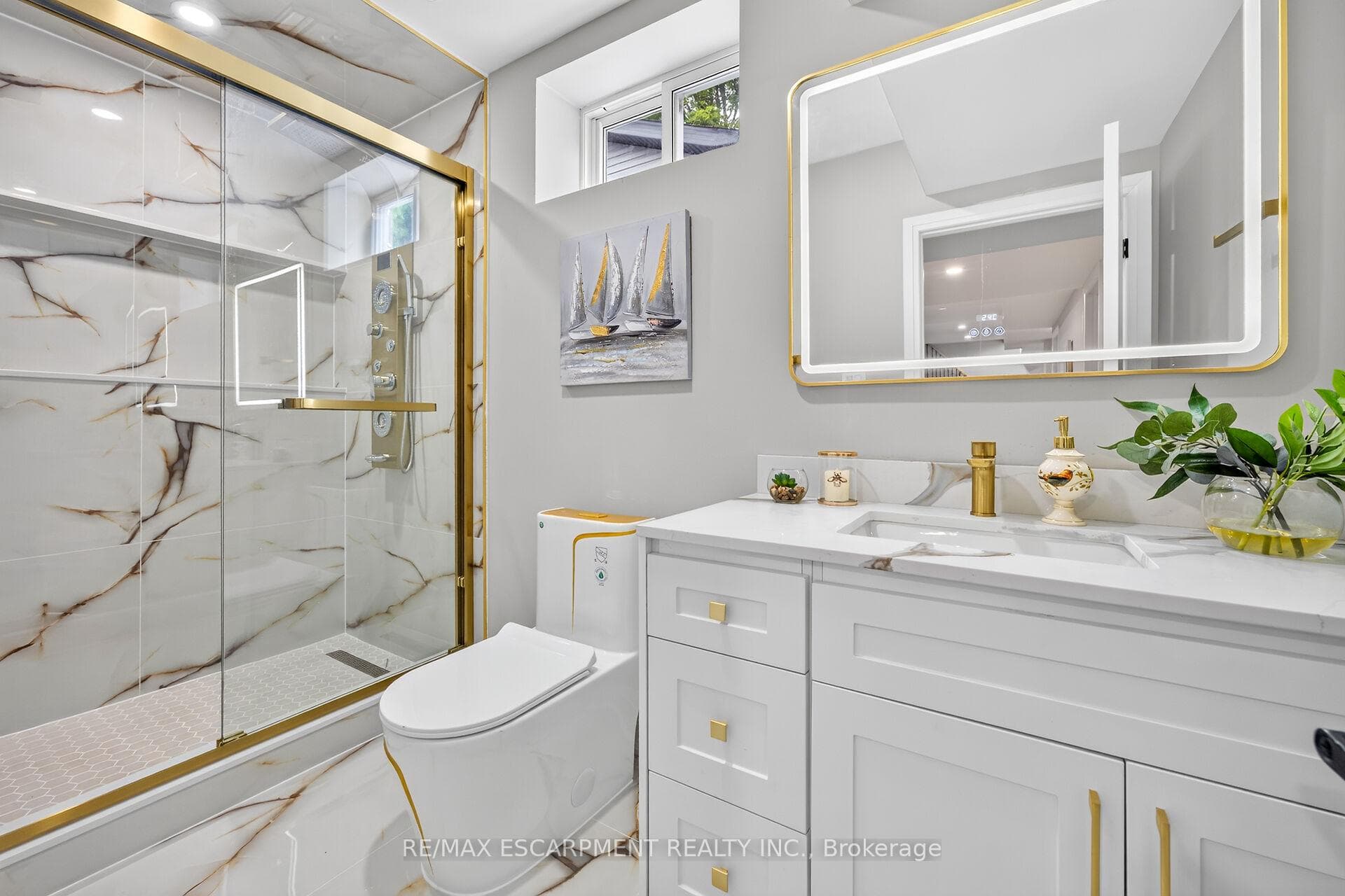 150 Howard Avenue photo 38