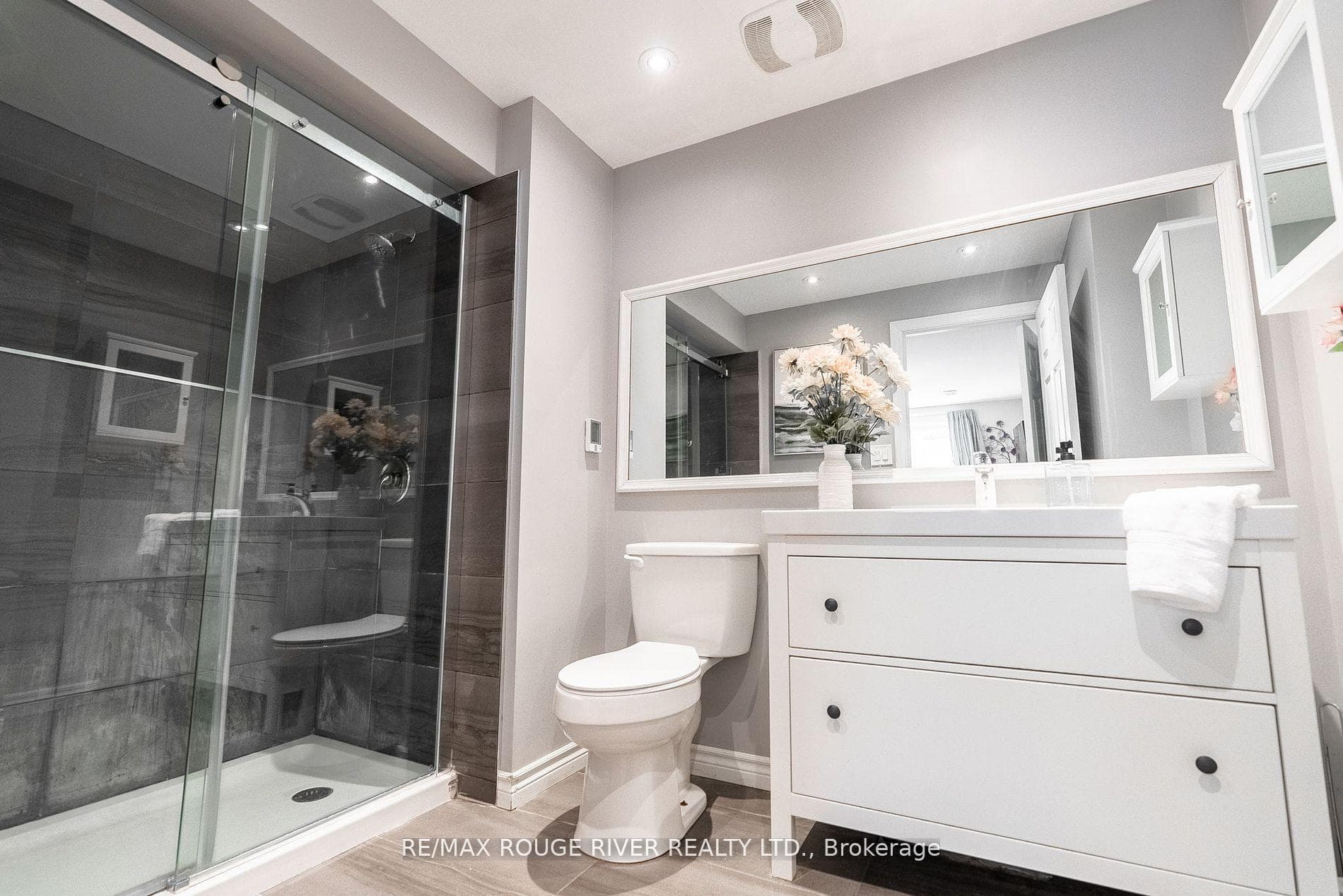 1038 Grandlea Court photo 25