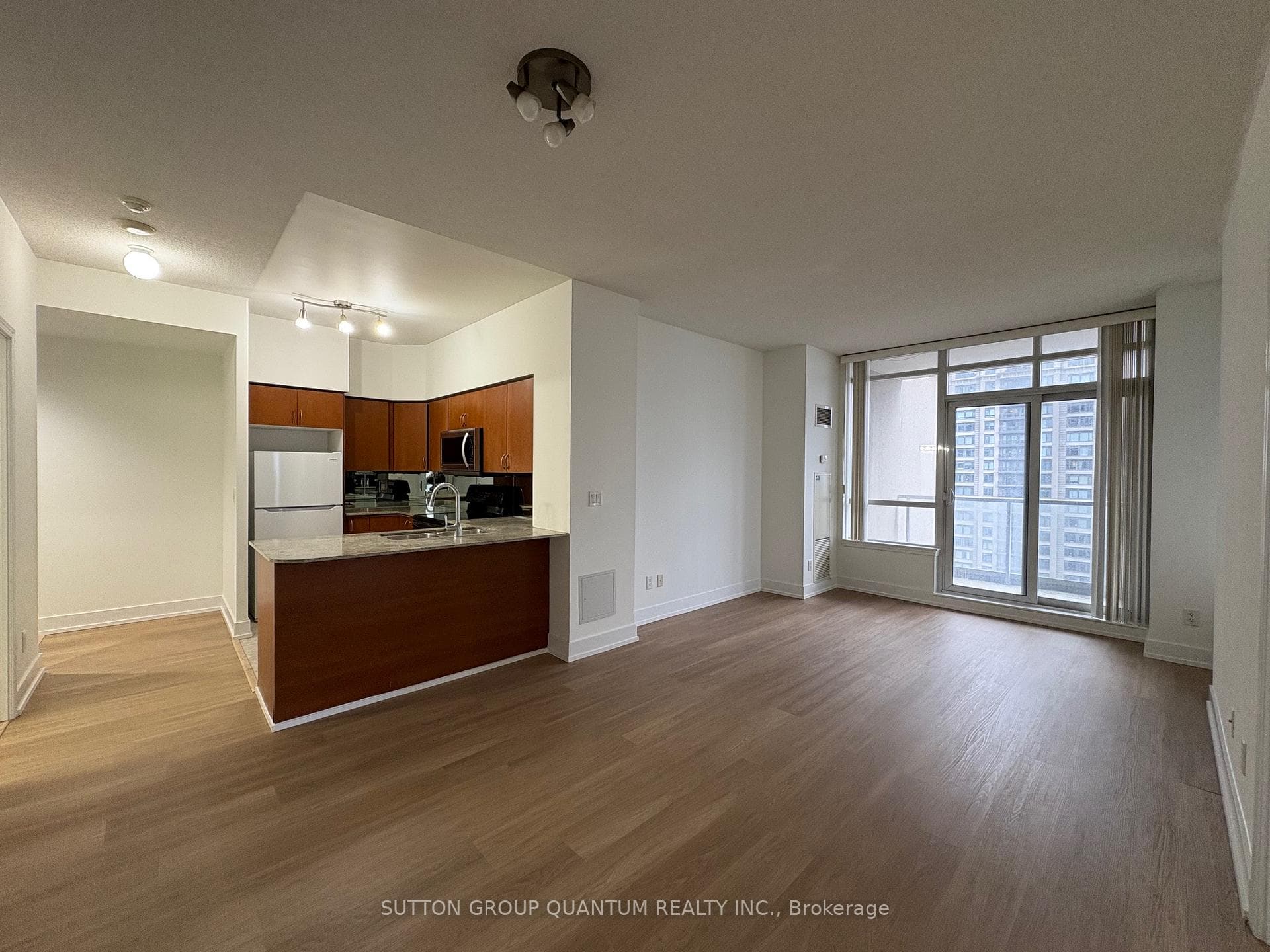 388 Prince Of Wales Drive Unit 2508 photo 2