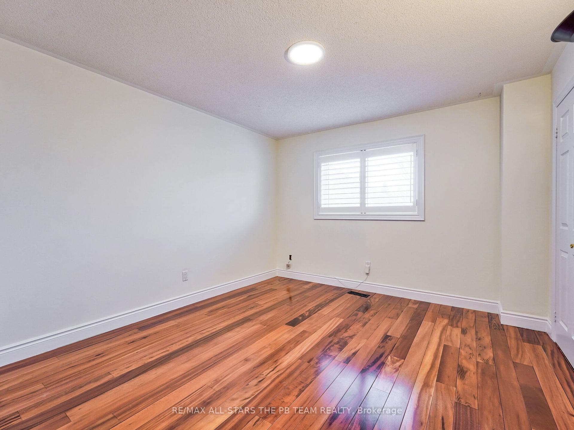 2227 Rodick Road photo 29