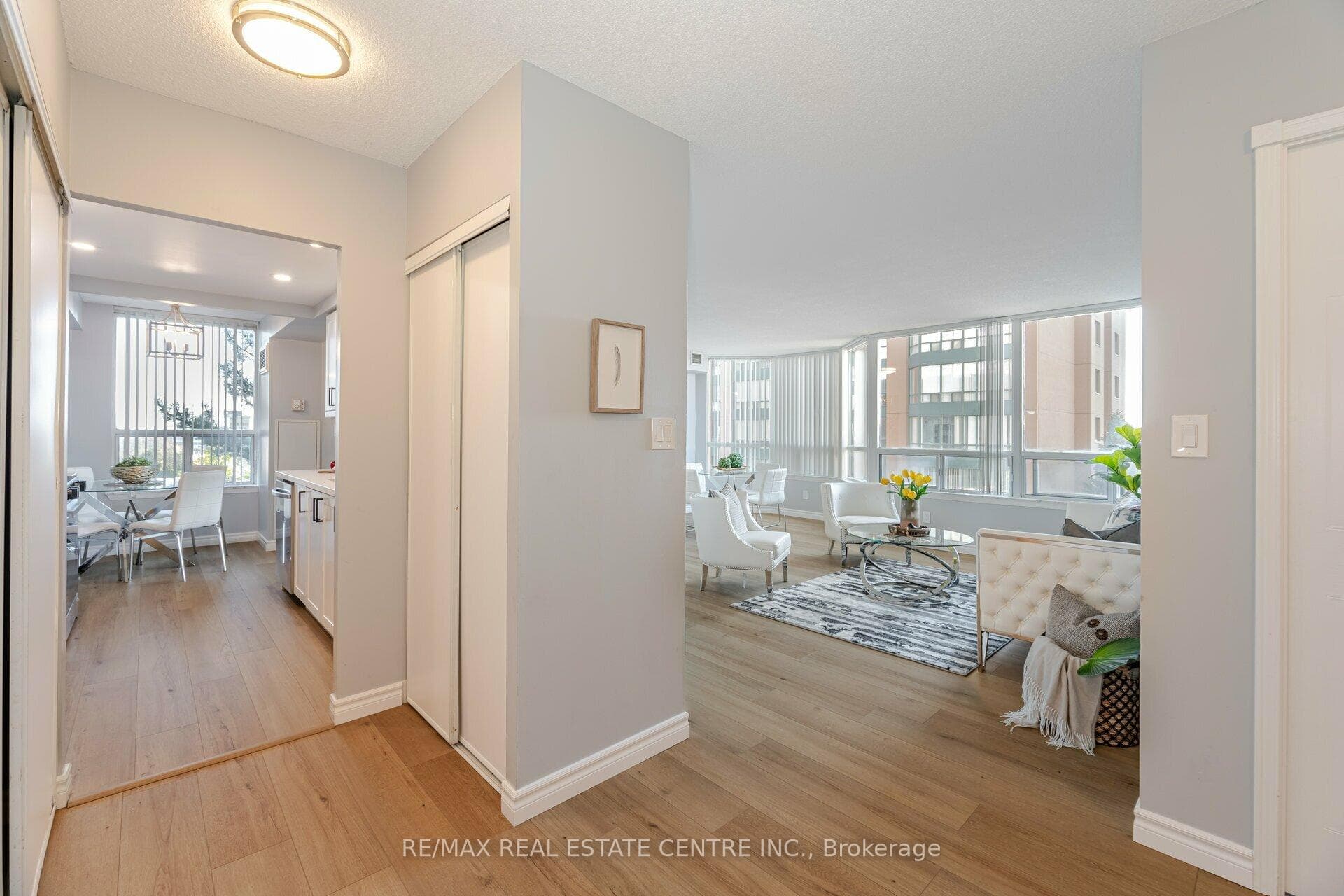 135 Hillcrest Avenue Unit 404 photo 6