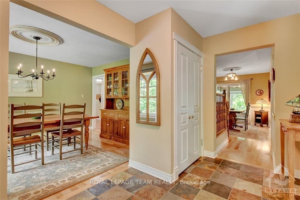 18 GRIERSON Lane photo 4