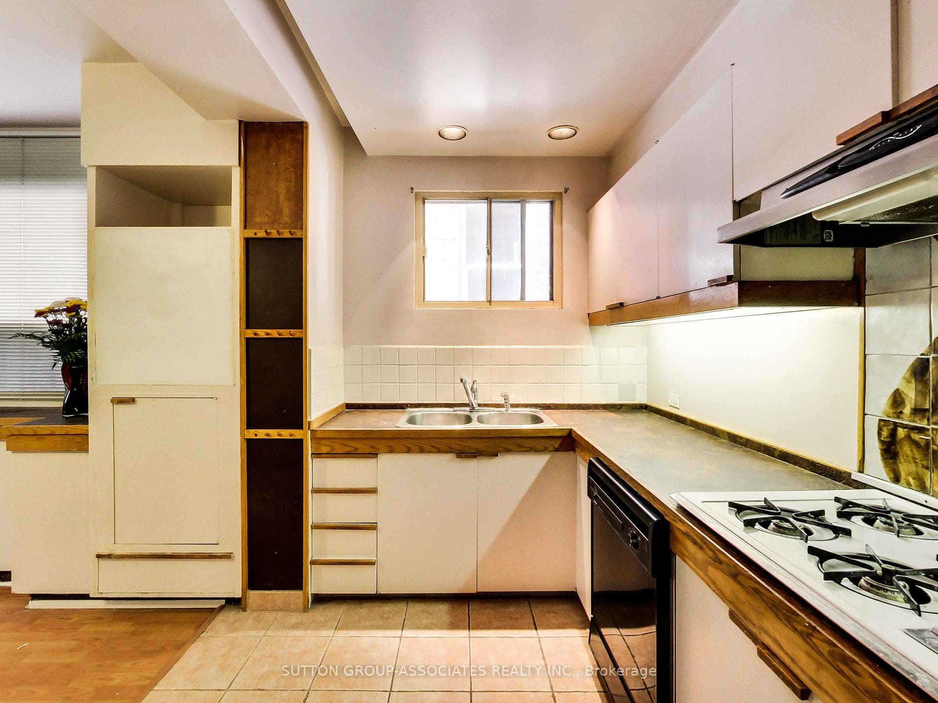 125 Walmer Road Unit Main Fl photo 14