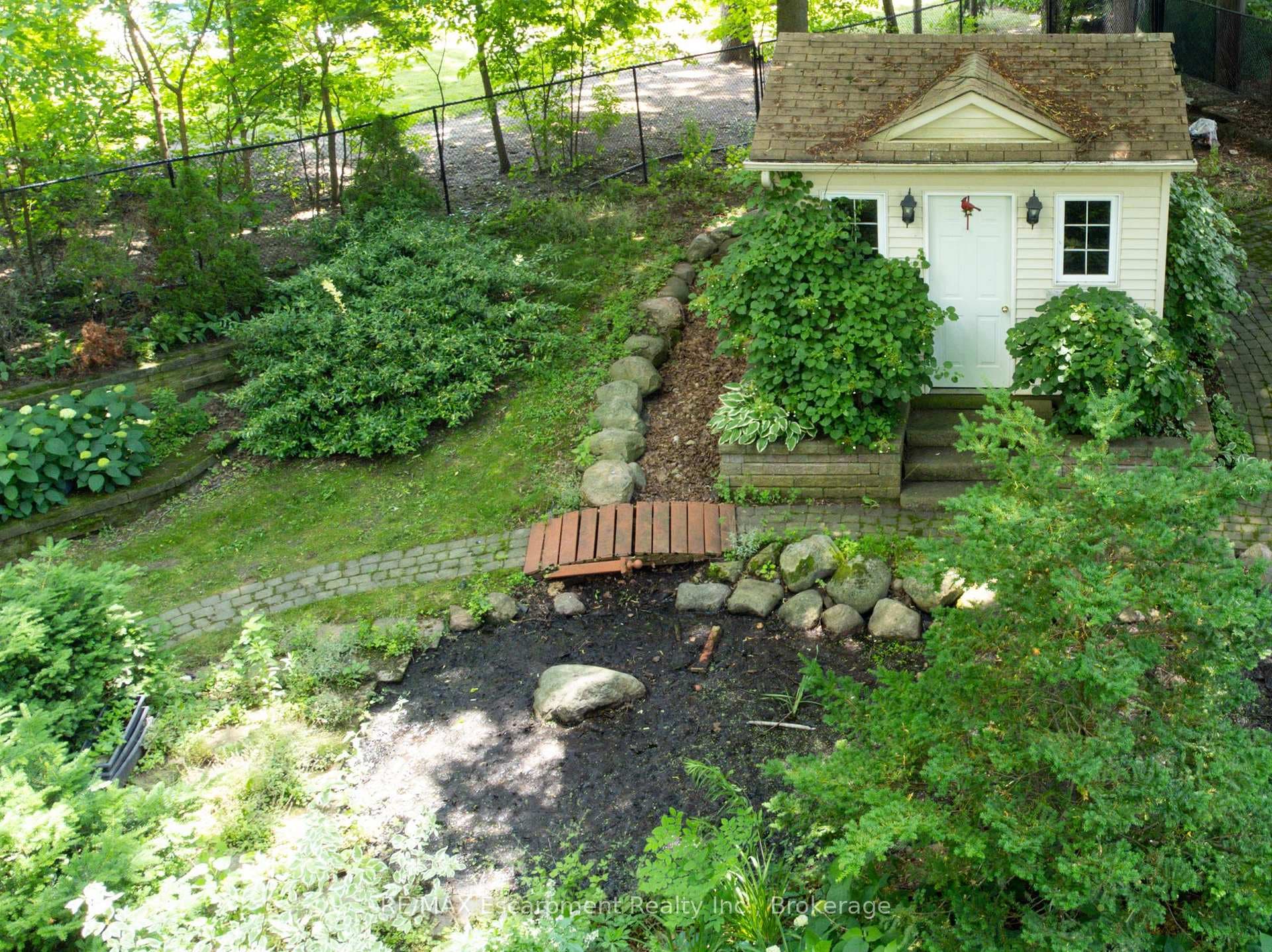 488 Macdonald Road photo 27