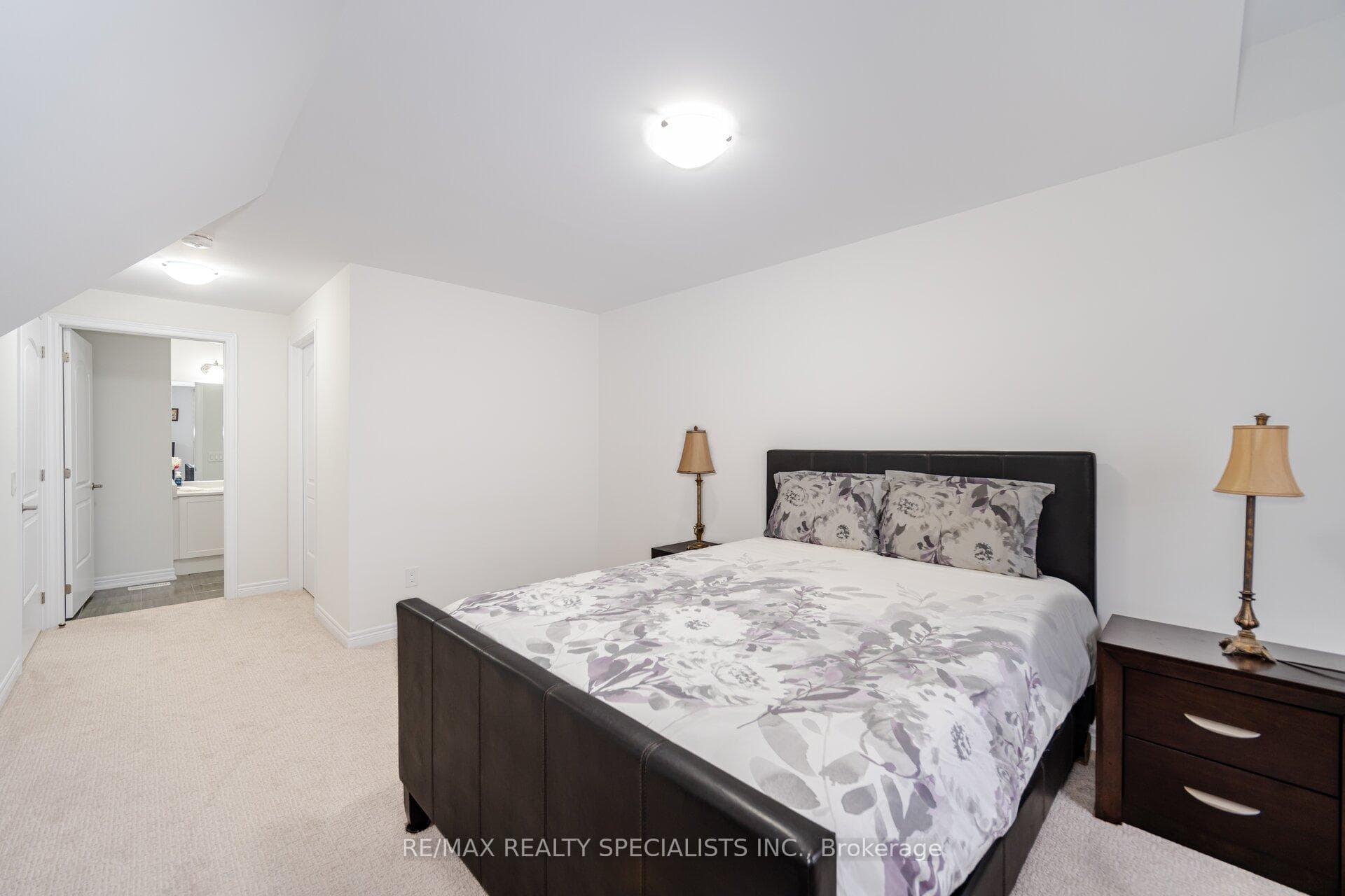 40 Hopevalley Crescent photo 28
