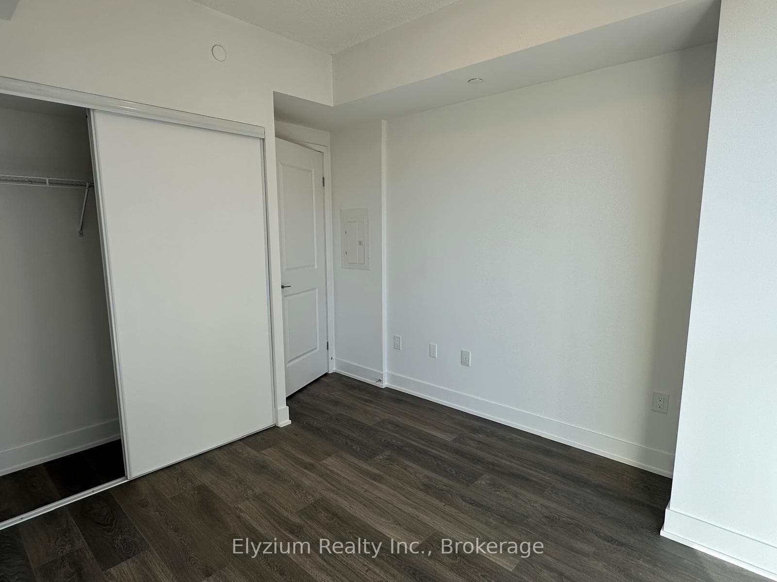 204 Burnhamthorpe Road Unit 1003 photo 13