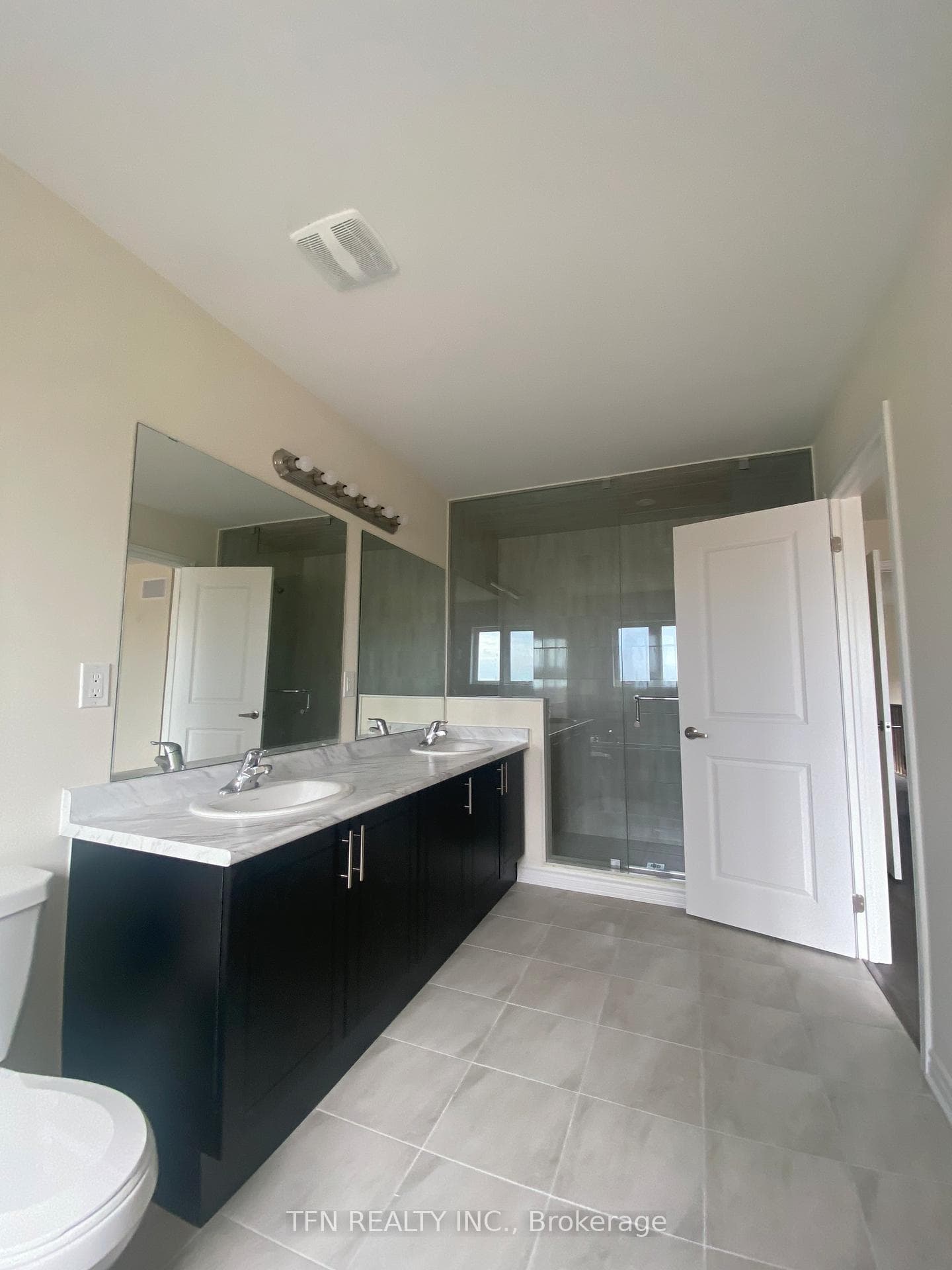 70 Sapphire Way photo 14
